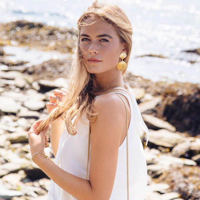 De la Mer Shell Earrings - The Well Appointed House
