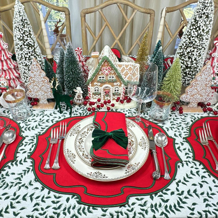 Set of 4 Red Christmas Belle Napkins - The Well Appointed House